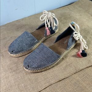 Toms Blue Canvas Espadrilles with Tasseled ankle straps. NWOT